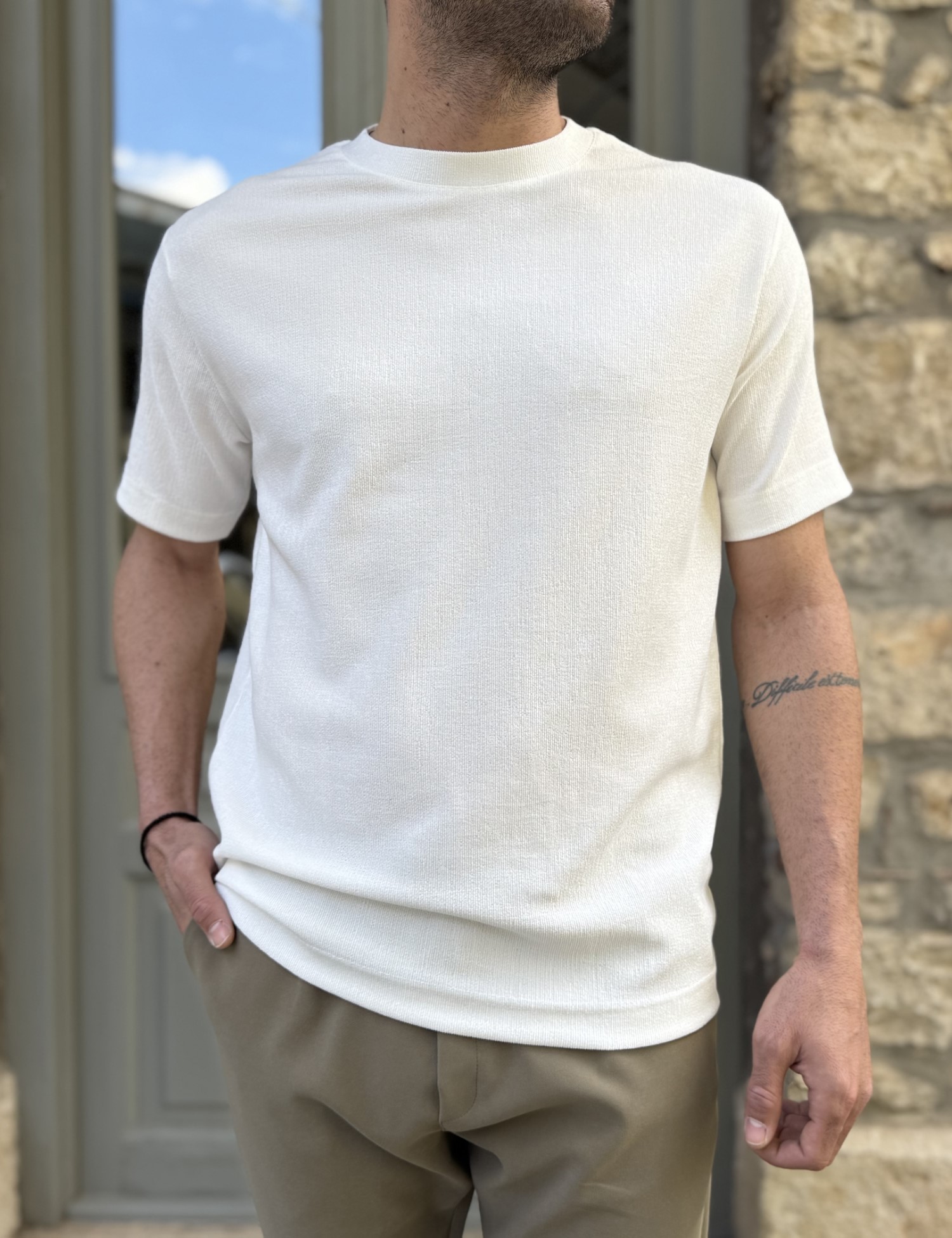 Marrakech ανδρική εκρού ανάγλυφη κοντομάνικη μπλούζα TST2420E